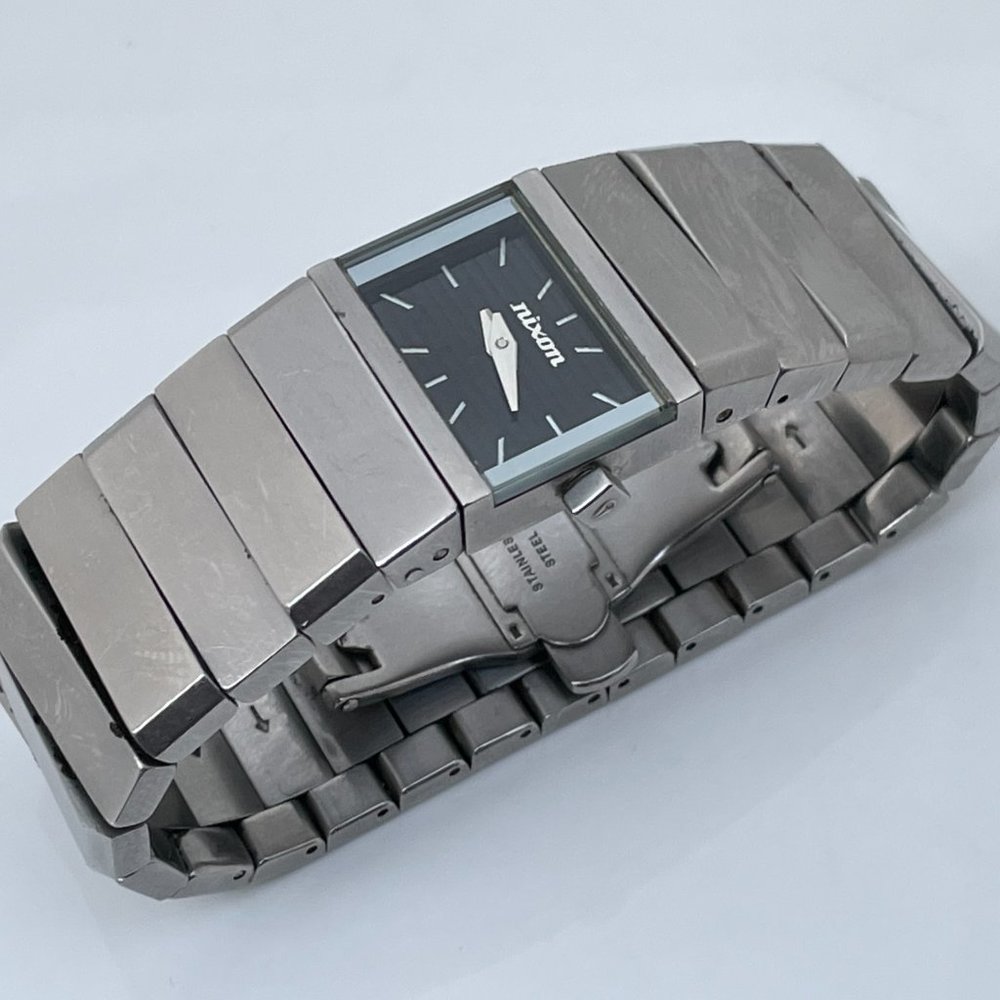 Nixon Wristwatch SEDUCTRESS  THE SIREN Silver Tone - Picture 9 of 13